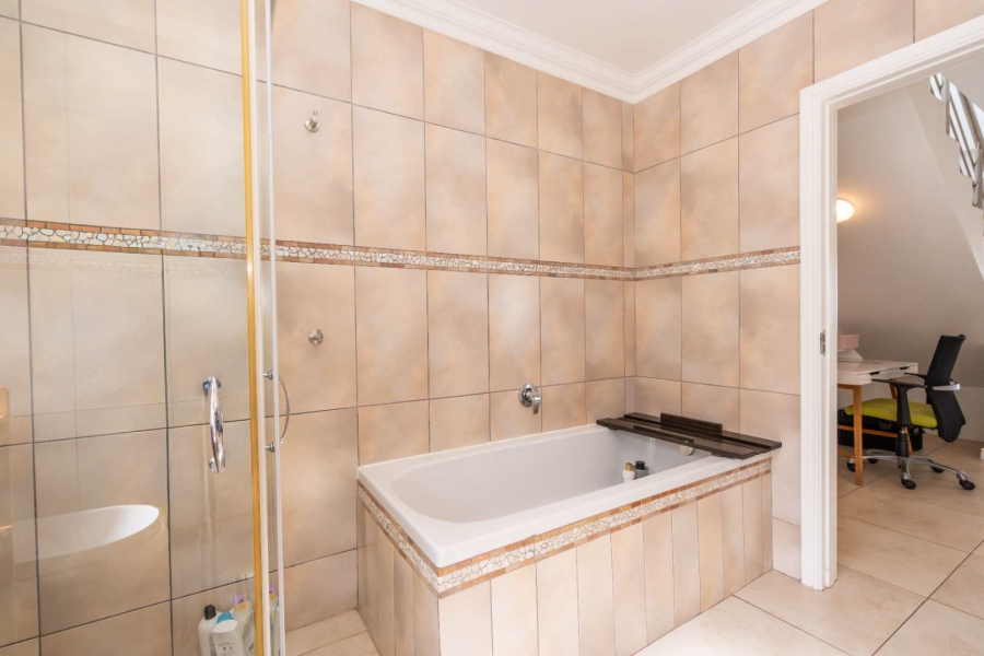 3 Bedroom Property for Sale in Blue Lagoon Western Cape